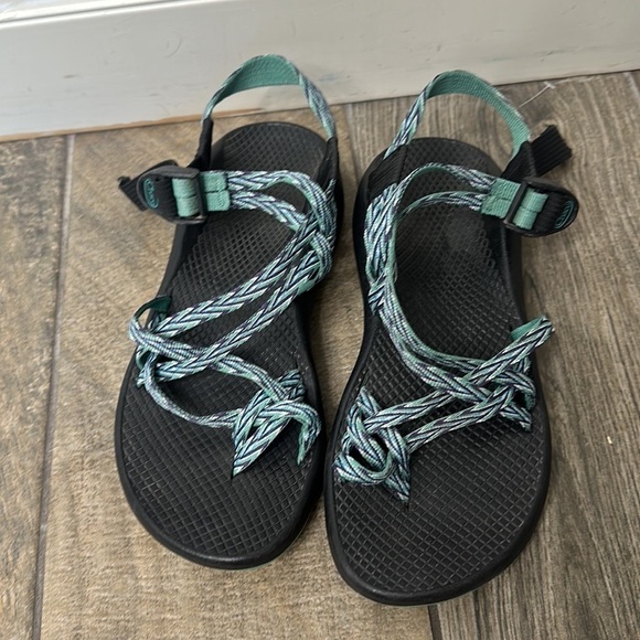 Chaco green and purple sandals size 8 - Picture 2 of 9
